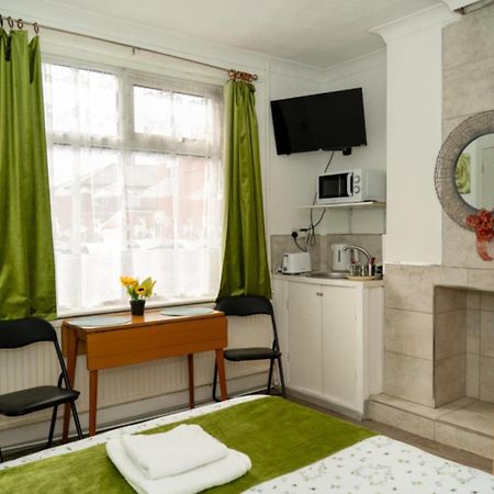 Amarillys Guest House Preston  Esterno foto